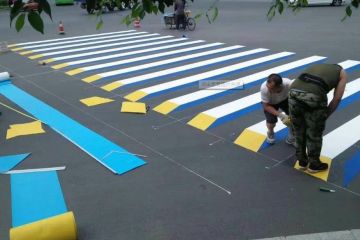 什麽叫道路防滑標線-彩（cǎi）色防滑標線施工（gōng）視頻（pín）講解