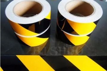 公路反光警示膠（jiāo）帶是怎麽使用的-警示反光膠帶生產廠（chǎng）家